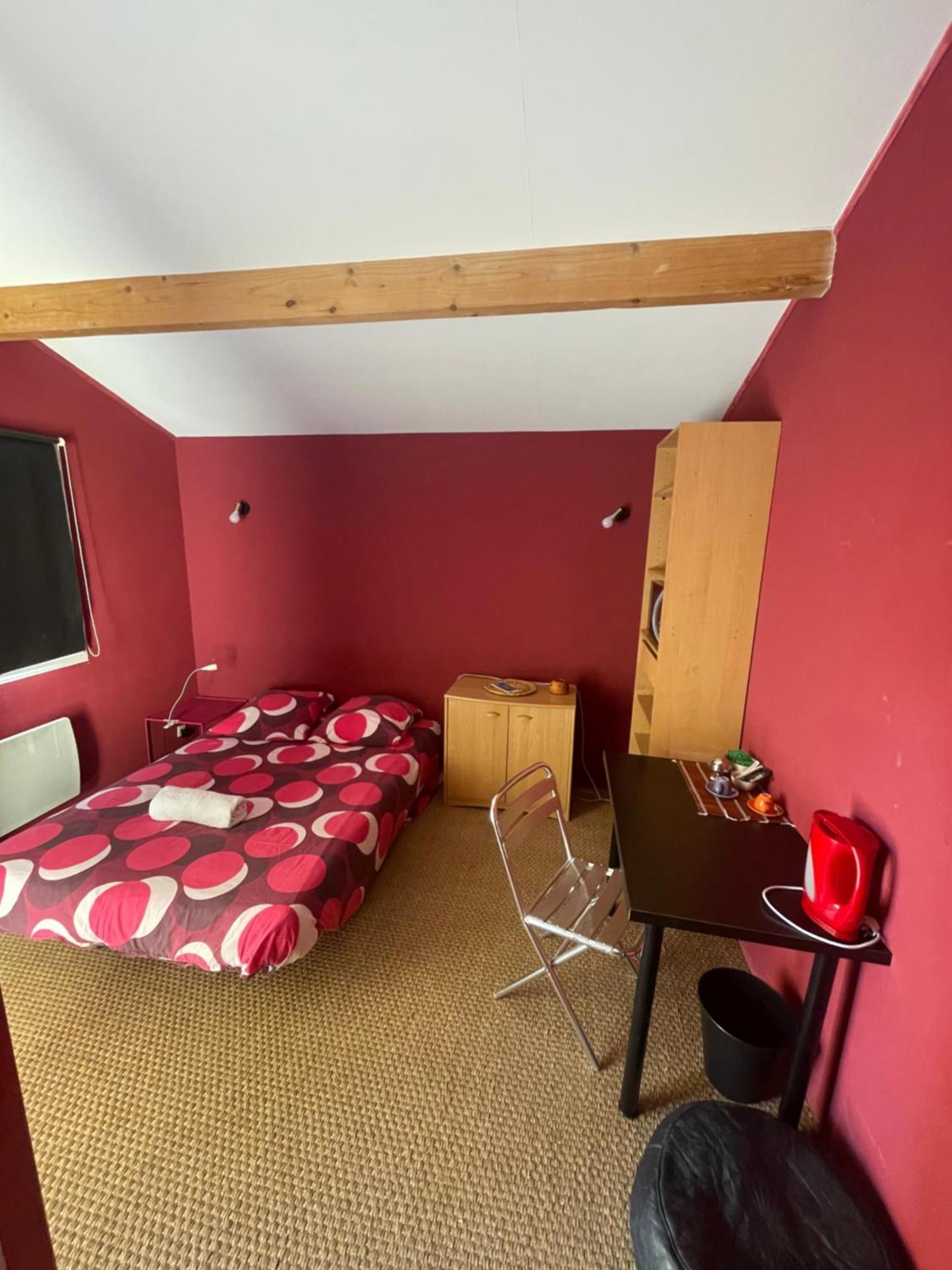 La Petite Maison Chez Jp Chassieu Luaran gambar
